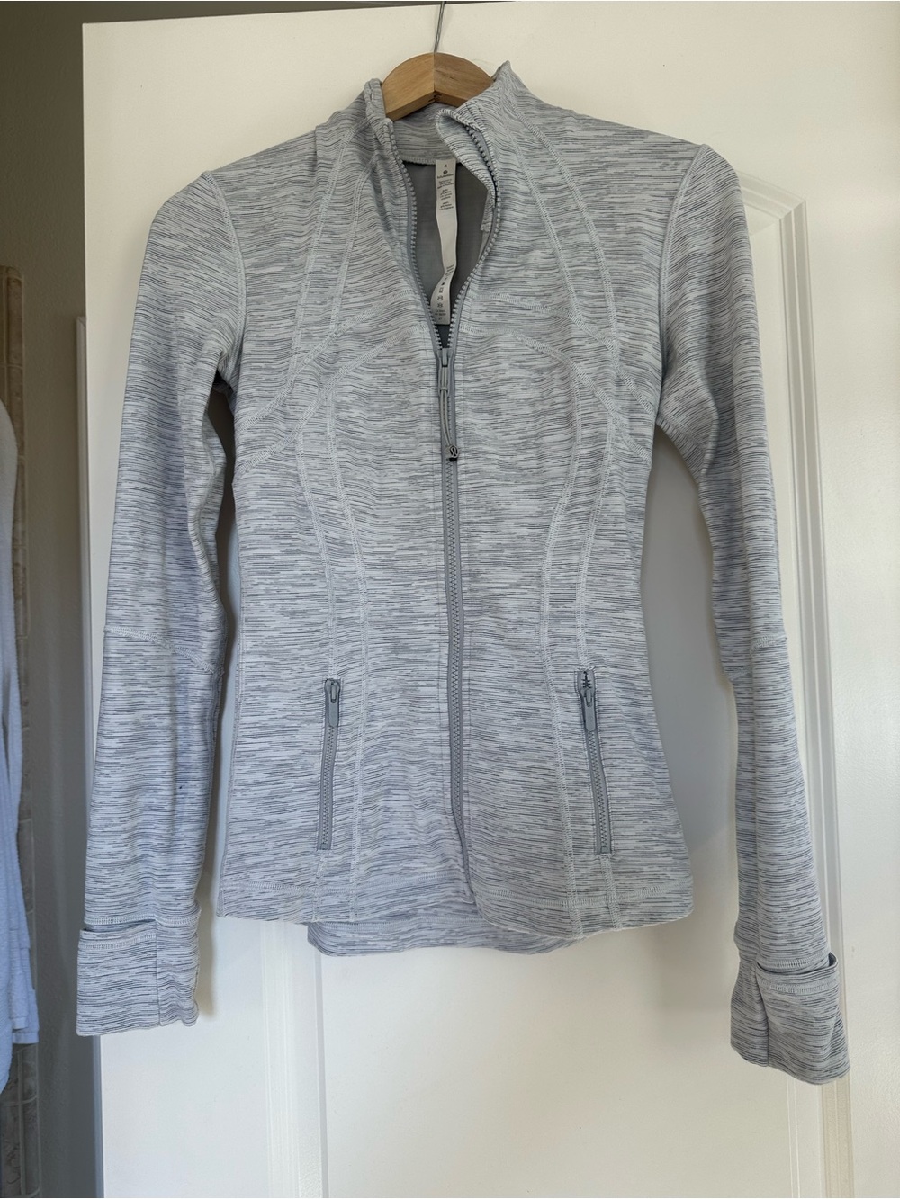 Lululemon Light Gray Women's Zip-Front Active Jacket